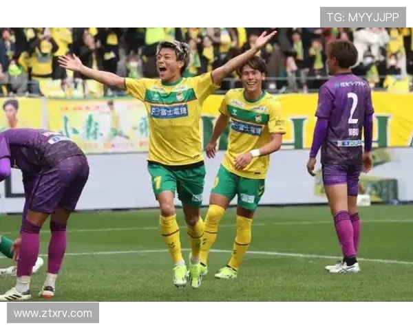 山神山形与长崎航海的激烈对决揭示足球战术与团队精神的较量