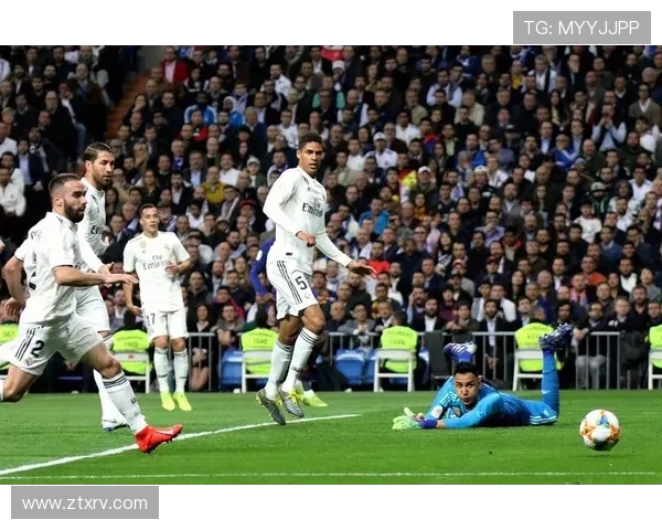 纳瓦斯与奥布拉克谁是当今足球界最佳门将的较量与对比分析 纳瓦斯与奥布拉克谁是当今足球界最佳门将的较量与对比分析