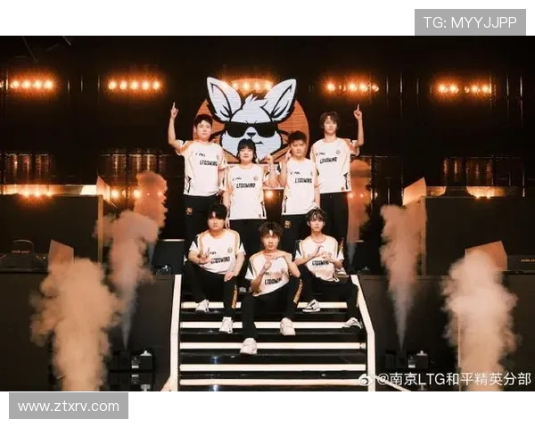 和平精英赛事回顾：WE战队逆袭之路的荣耀与坚持