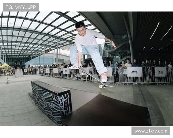 成都滑板精英赛战术分析：极限运动队的精彩表现与策略探讨